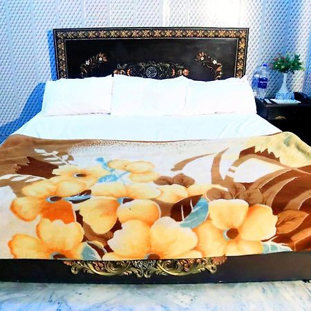 Royal Inn Guest House Lahore Esterno foto