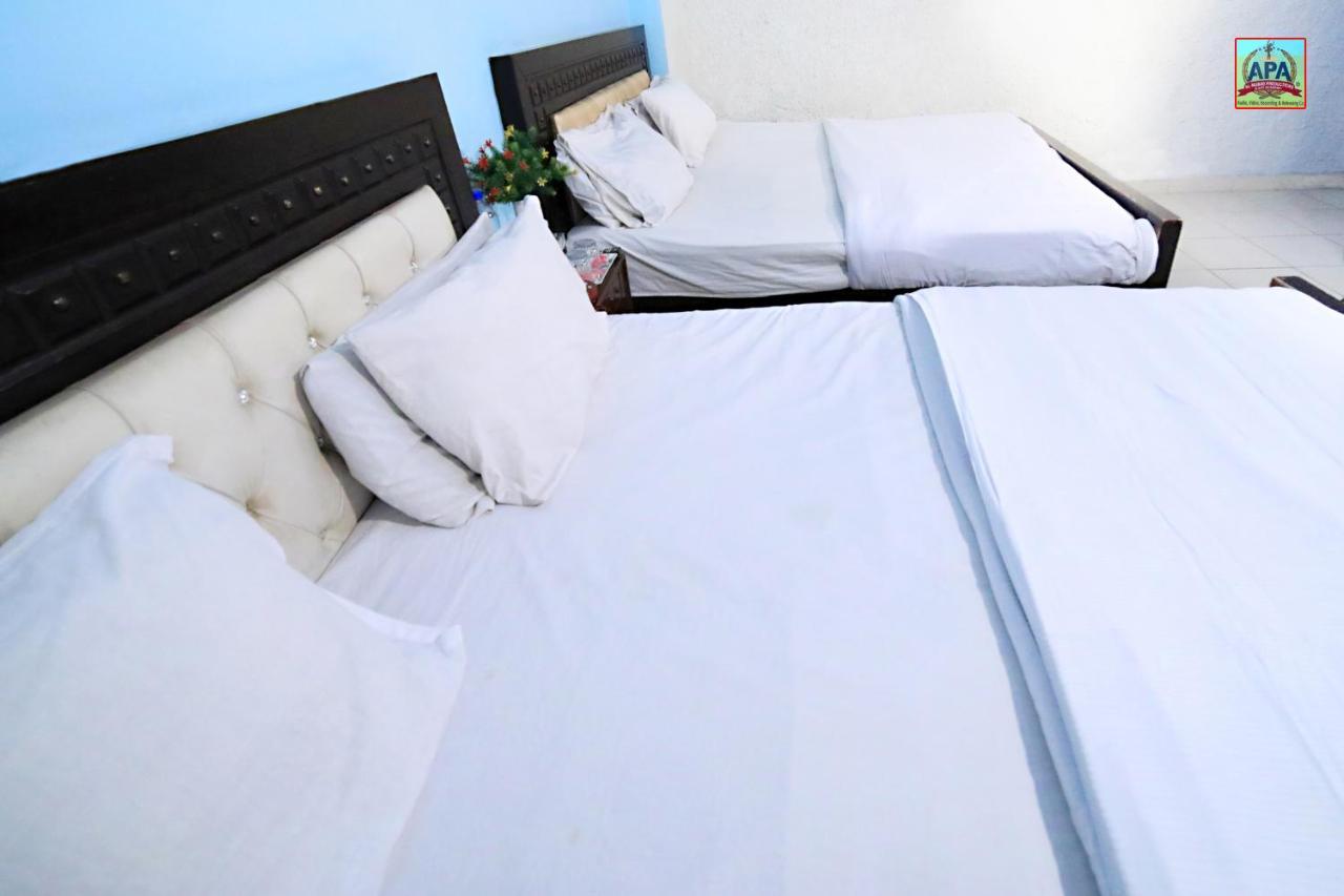 Royal Inn Guest House Lahore Esterno foto