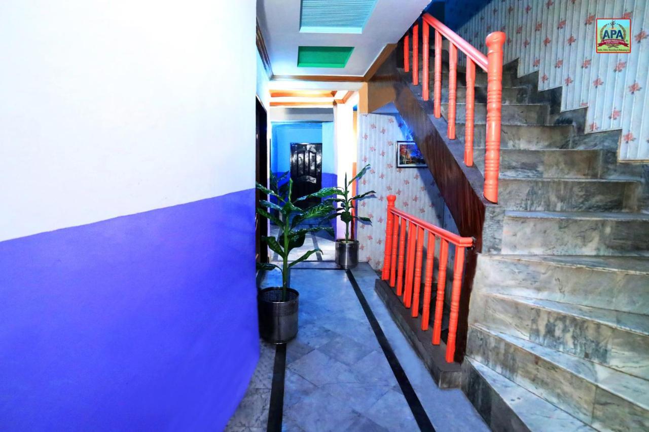 Royal Inn Guest House Lahore Esterno foto