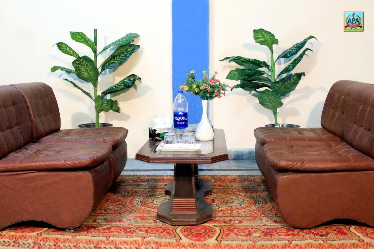 Royal Inn Guest House Lahore Esterno foto