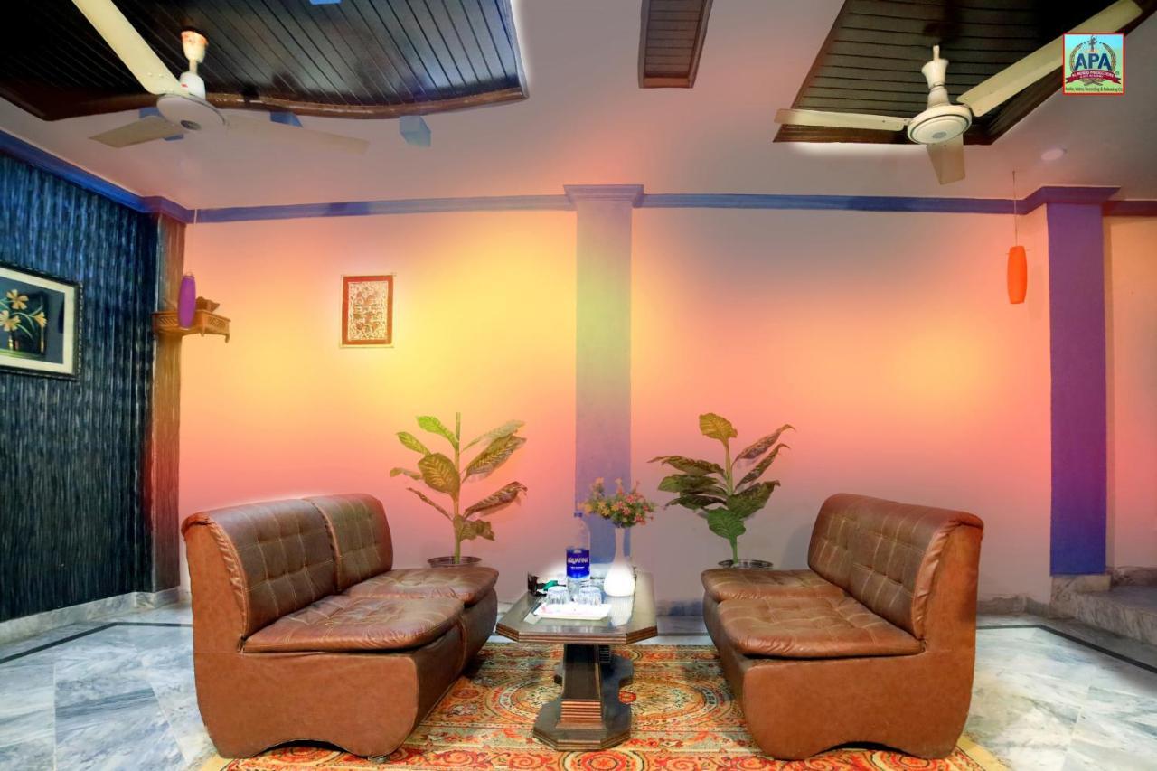 Royal Inn Guest House Lahore Esterno foto